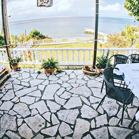 Villa Galanis By The Sea Нифорейка Экстерьер фото