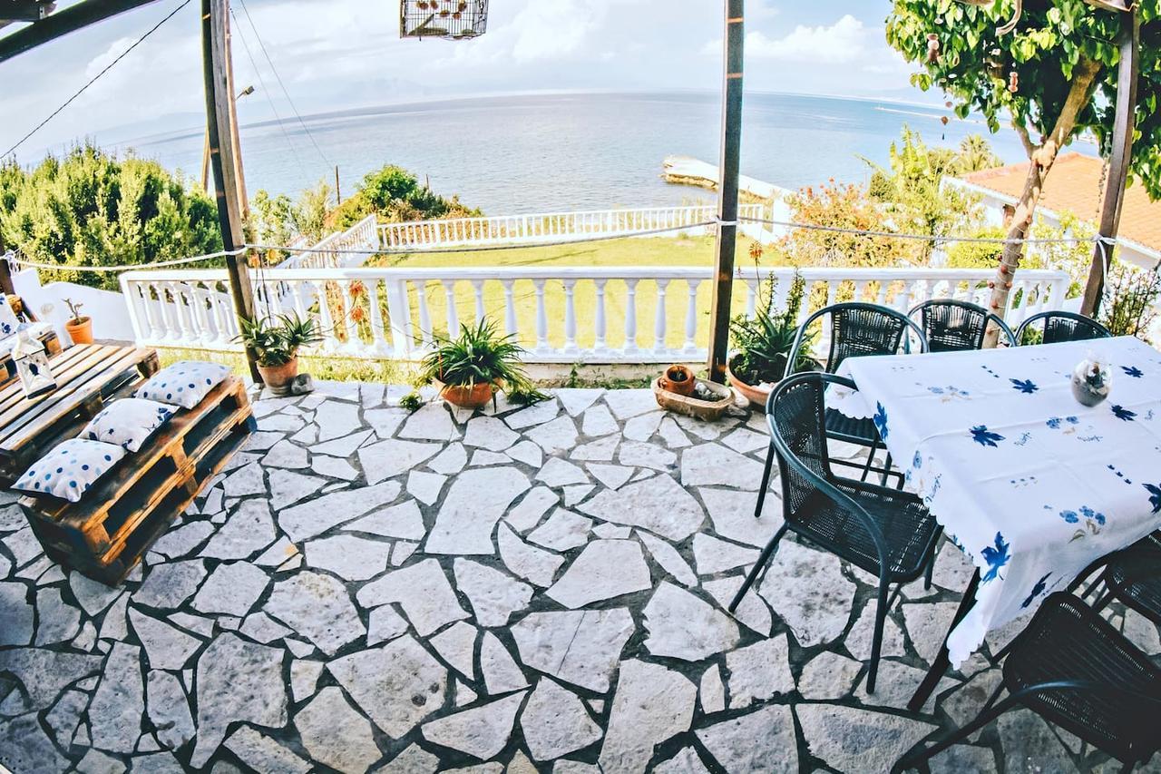 Villa Galanis By The Sea Нифорейка Экстерьер фото