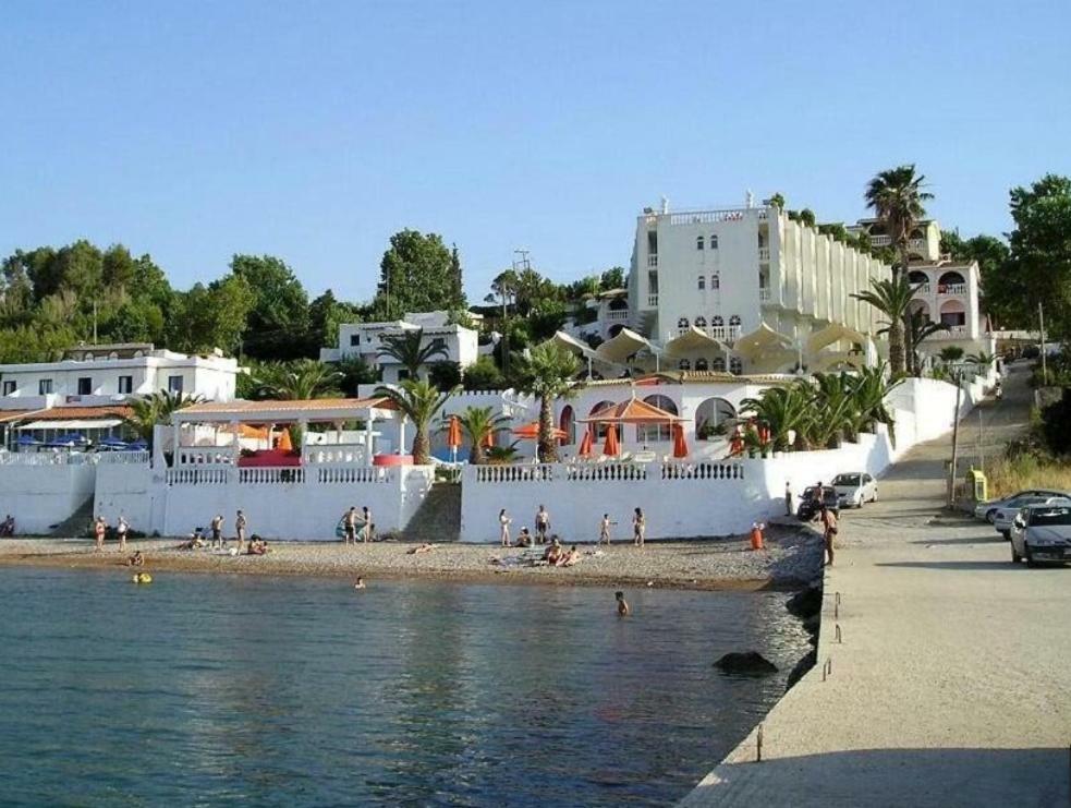 Villa Galanis By The Sea Нифорейка Экстерьер фото